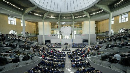 Зал заседаний парламента ФРГ. Фото с сайта Бундестага