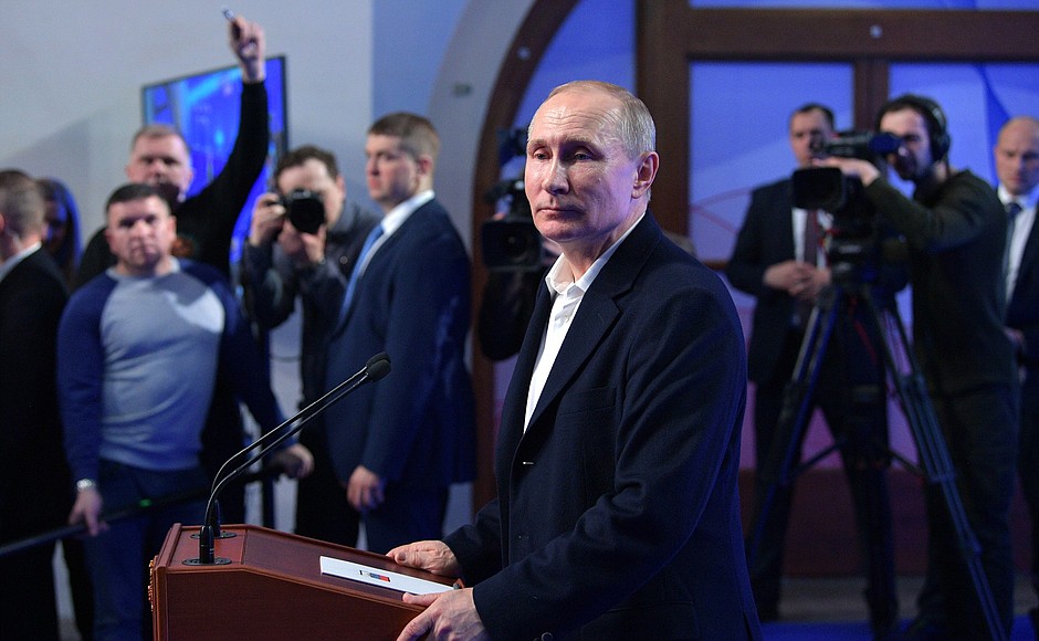 Путин лидирует с 76,6% по итогам обработки 99% протоколов