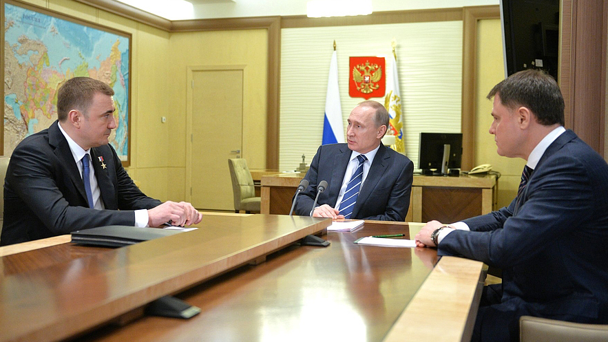 Встреча Владимира Путина с Владимиром Груздевым и Алексеем Дюминым. Фото с сайта Президента РФ