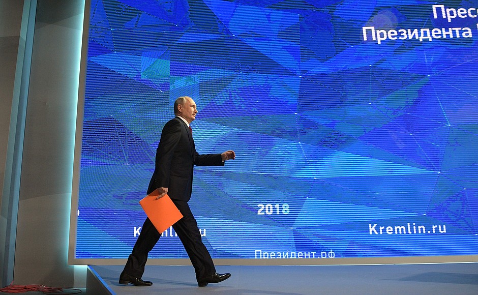 Путин: Порошенко поднял себе рейтинг провокацией в Керченском проливе