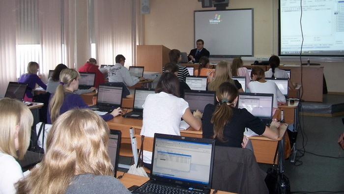 Виртуальный университет откроют в России