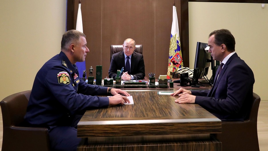 Путин пообещал помощь пострадавшим от подтопления на Кубани