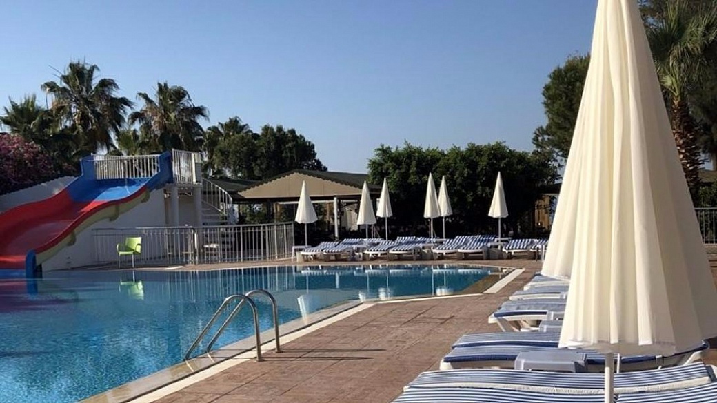 Шестилетняя россиянка утонула в бассейне турецкого отеля неподалеку от Аланьи
