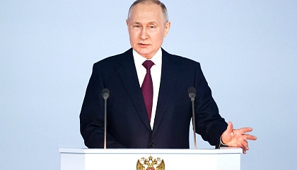 Путин пообещал, что власти будут и дальше увеличивать МРОТ 