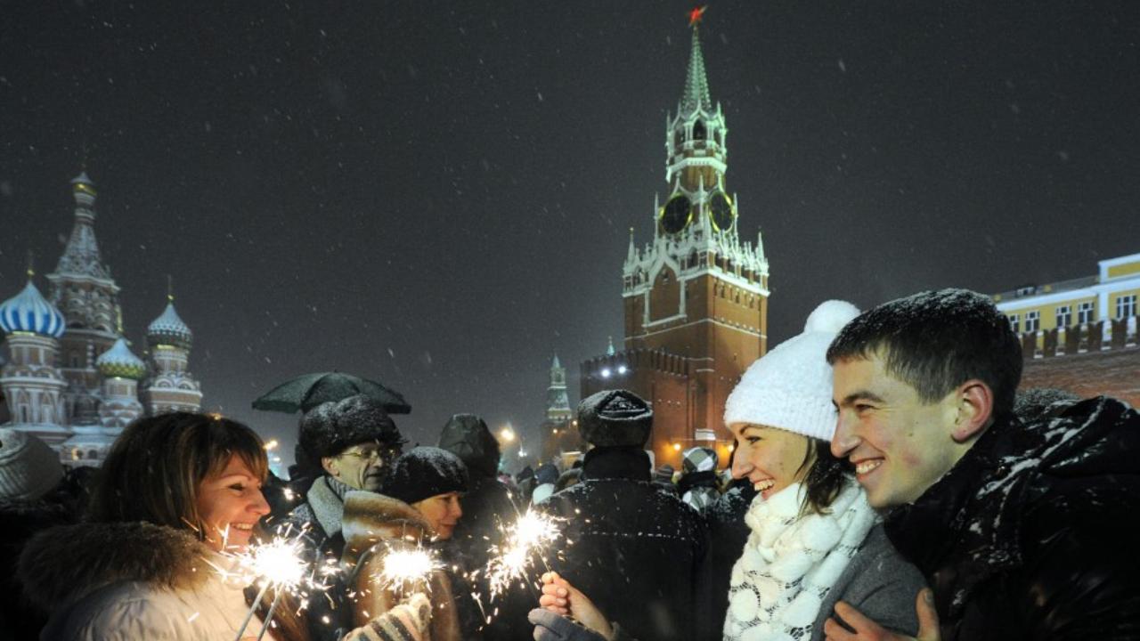 Фото встречи москва. Рекордно холодный новый год в Москве.