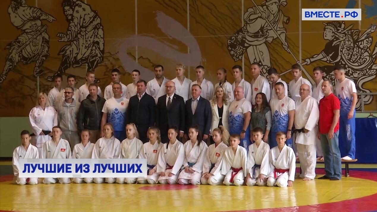 Федерация спорта челябинской области. Каратисты Челябинская область женская. Краснопевцев Юрий каратэ Челябинск.