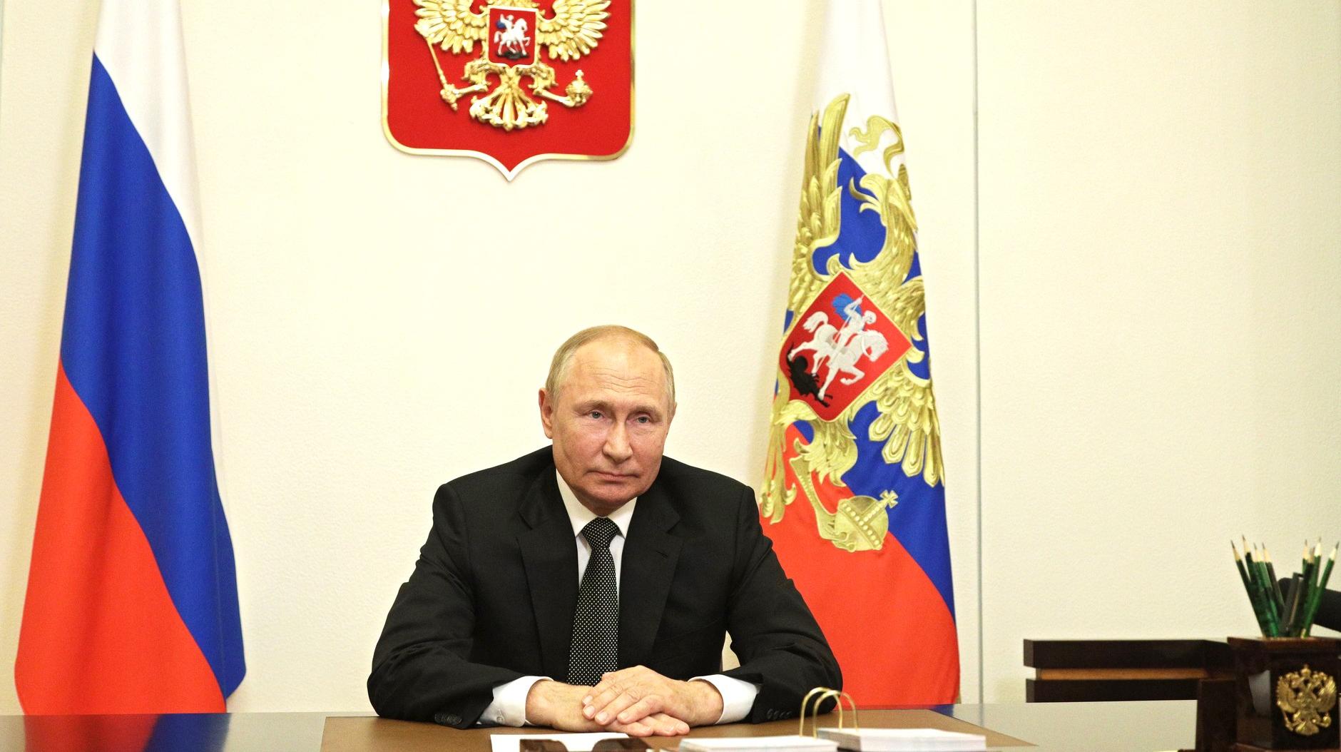Путин: Запад пытается сохранить ускользающую из его рук гегемонию