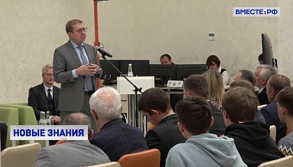 Сенатор Майоров: студентам нужен новый опыт, компетенции и поддержка со стороны власти