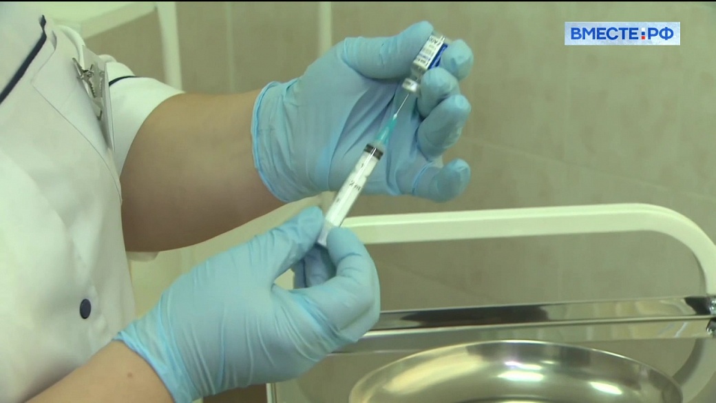 «Вектор» проводит клинические испытания трехкратной вакцинации «Эпиваккороной»