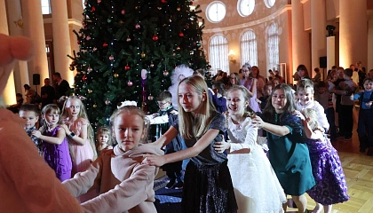 В Таврическом дворце по инициативе Валентины Матвиенко прошел Рождественский праздник для детей участников СВО