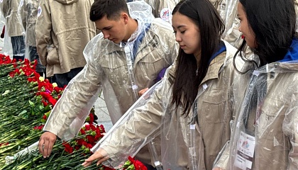 Участники проекта «Поезд Памяти» почтили память защитников блокадного Ленинграда