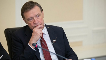 Снижение ключевой ставки до 17% говорит об устойчивости валютно-финансовой системы РФ, уверен сенатор Рябухин