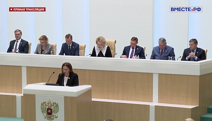 Мигранты смогут получить полис ОМС после пяти лет легальной работы в России