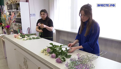 Полностью отказываться от импорта цветов нецелесообразно, уверен сенатор Епишин