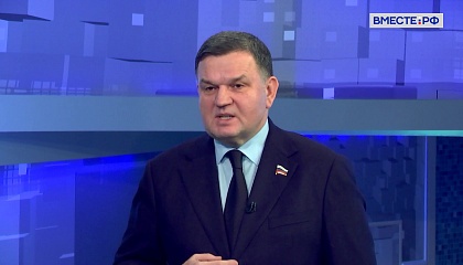 Нужно поставить правовой заслон искажению правды о Великой Отечественной войне, заявил сенатор Перминов