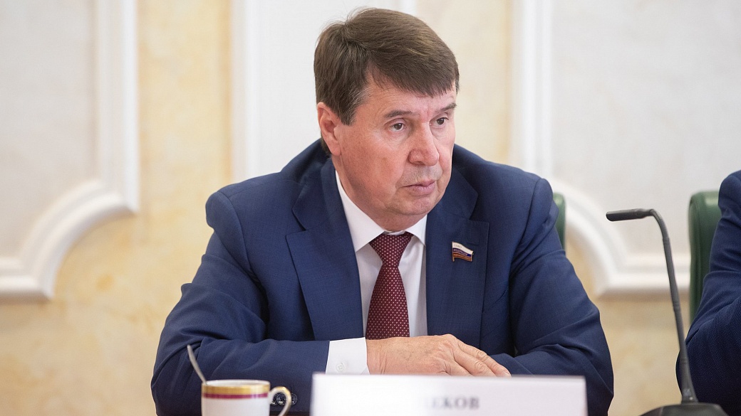 Вопрос устойчивого водоснабжения Крыма фактически решён, заявил сенатор Цеков