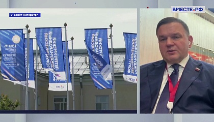 Нужно внимательно относиться к применению ИИ в медиа, считает сенатор Перминов