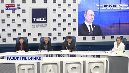 Вступить в БРИКC планируют три десятка стран, заявил сенатор Климов