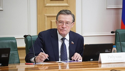 Сенатор Рябухин: расходы Фонда ОМС требуют системной проверки и оптимизации