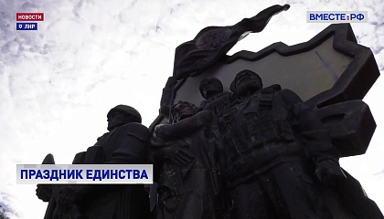 В Луганске почтили память защитников региона и возложили цветы к монументу «Они стояли за Родину»