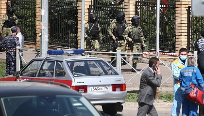 Режим контртеррористической операции введен в Казани после стрельбы в школе