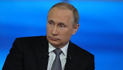 Путин: парламентский статус нужно подтверждать постоянно упорным и честным трудом