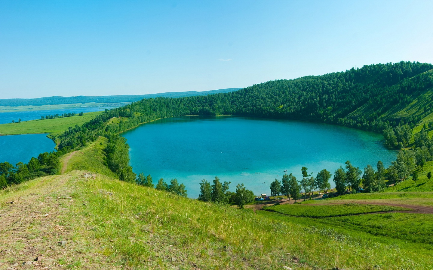 Красноярский край. Вид на озера Малое и Круглое