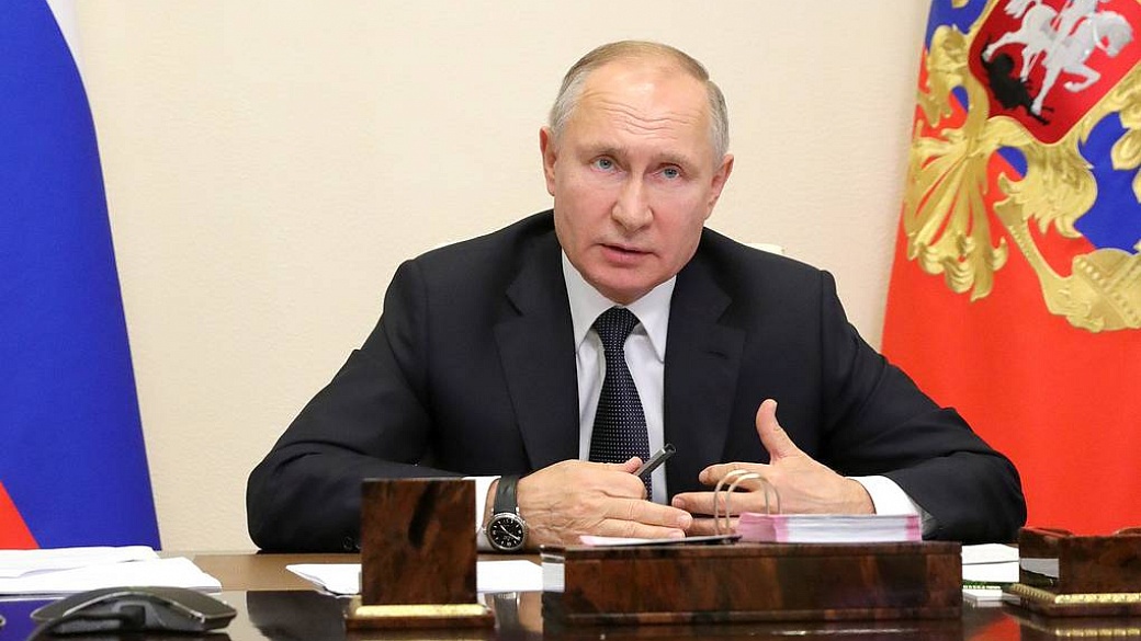 Путин поручил перейти к массовой вакцинации россиян от коронавируса