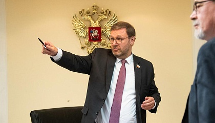 Сенатор Косачев: Ассанжа преследовали, чтобы другим неповадно было