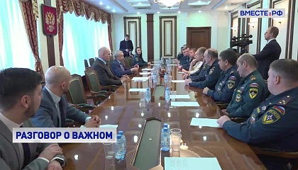 Сенатор Климов рассказал сотрудникам МЧС  о работе комиссии по защите госсуверенитета
