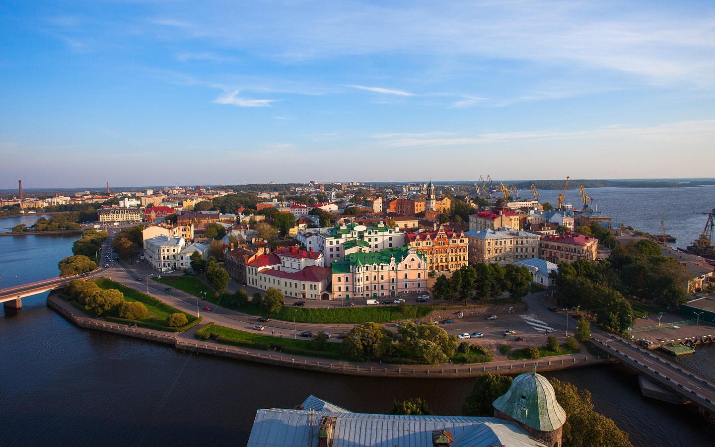 Ленинградская область. Вид на Старый город с Выборгского замка