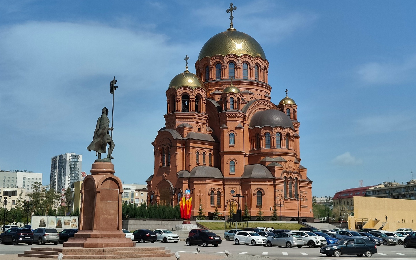 Вид на собор Александра Невского