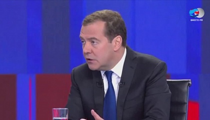 Медведев: нельзя жалеть деньги на реформу здравоохранения
