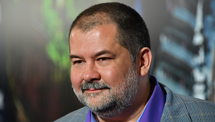 Писатель Лукьяненко высказался об использовании русского мата