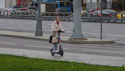 В России могут увеличить штрафы для самокатчиков-нарушителей