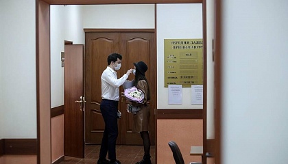 Россияне сами решат, ставить ли в паспорт отметки о браке и детях