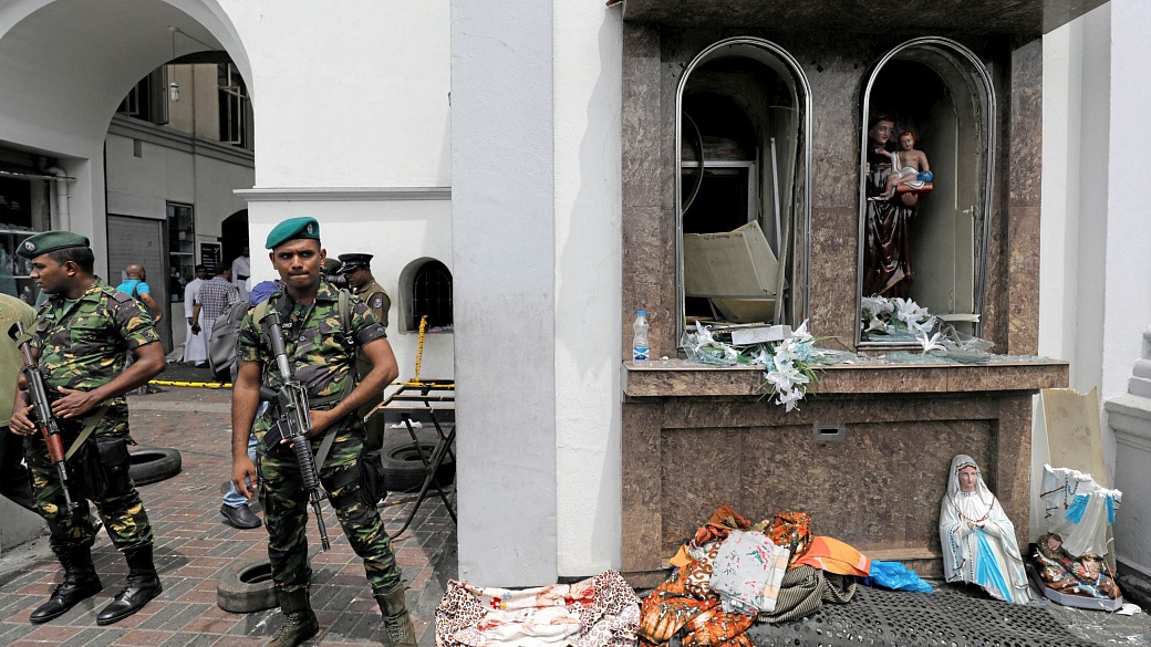Организаторы терактов на Шри-Ланке установлены - министр обороны