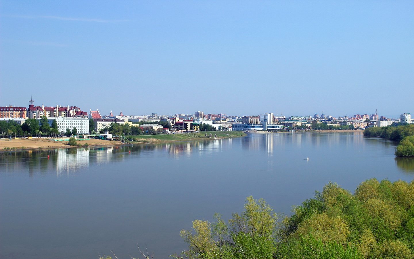 Омск. Вид на правый берег Иртыша с метромоста